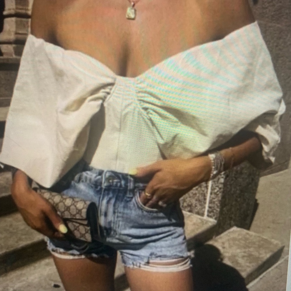 Zara Cream Off-Shoulder ballon’s multipostion Top